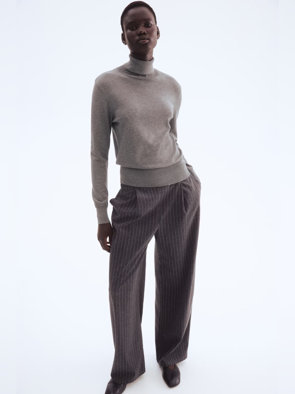 H&M Light Gray Women's Turtleneck Sweater